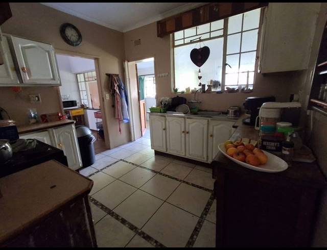 3 BEDROOM HOUSE FOR SALE IN BIRCHLEIGH NORTH